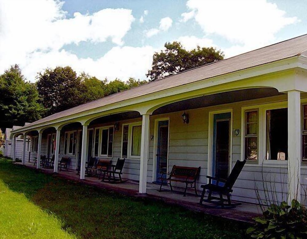 West Road Motel - photo 11