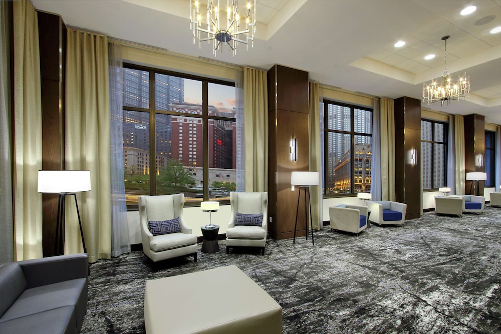 Embassy Suites By Hilton Pittsburgh Downtown - photo 3