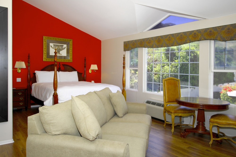 Malibu Country Inn - photo 6