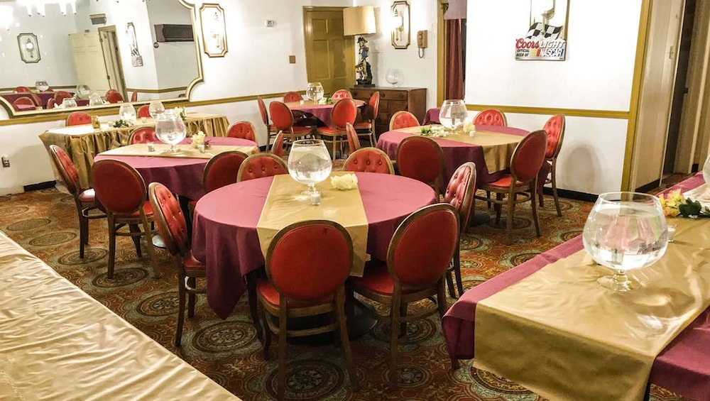 Relax Inn Altoona - photo 86