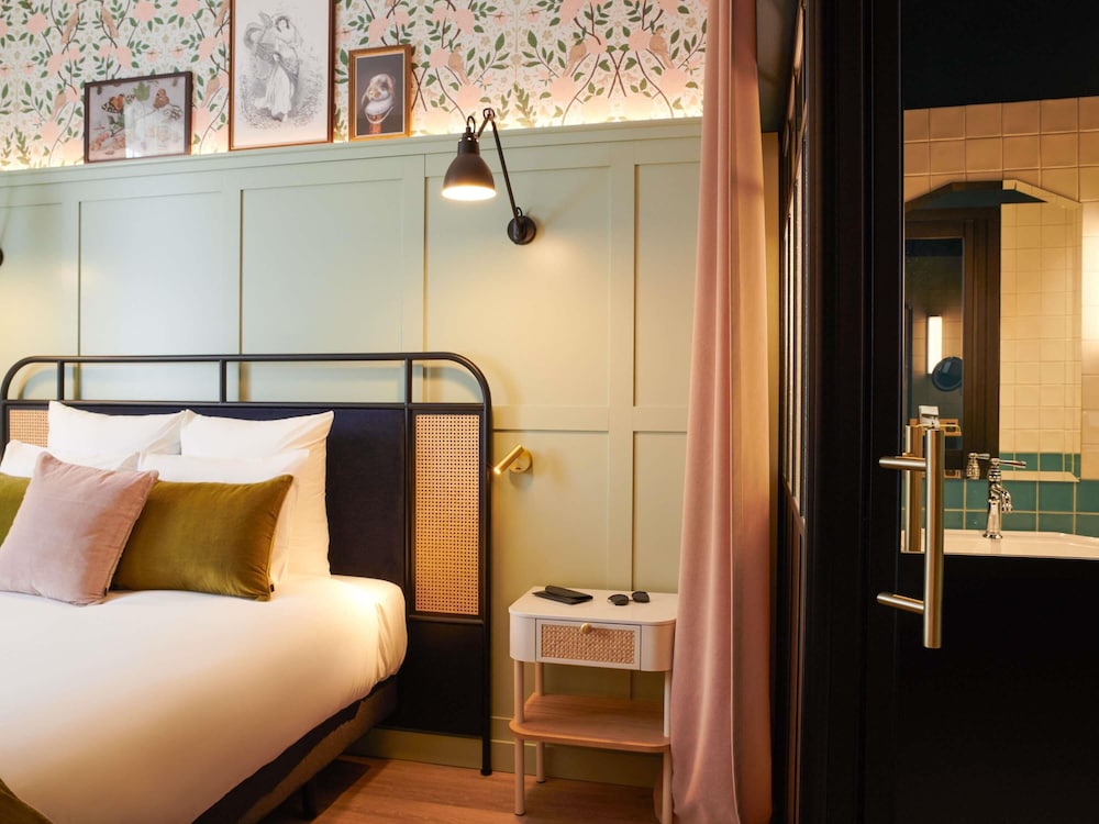 Square Lodge Hotel La Roche sur Yon Handwritten Collection - carbon neutral hotel in La Roche-Sur-Yon