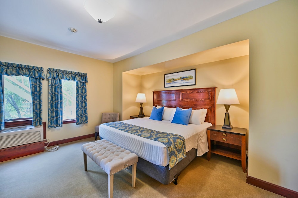 Tom Quick Inn - photo 9