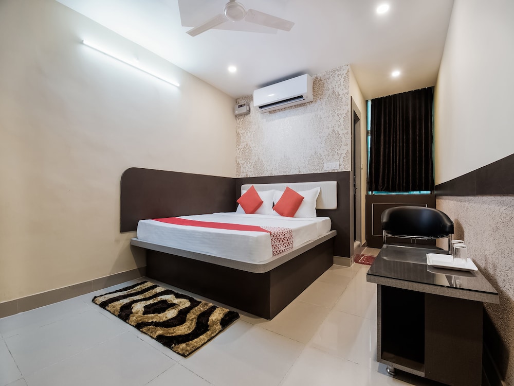 Oyo 17395 Ananta Inn — hotel near Jay Prakash Narayan Airport