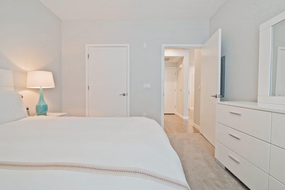 Global Luxury Suites in Menlo Park - photo 15
