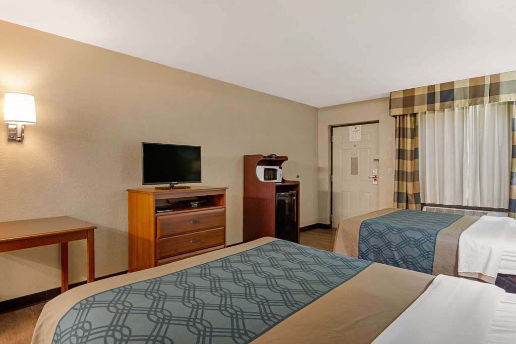 Econo Lodge Belton Kansas City South - photo 11