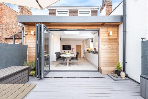 Modern Minimalist 3 Bed Duplex Apartment in York Pass The Keys — 4-Star Luxury Hotel in York, United Kingdom
