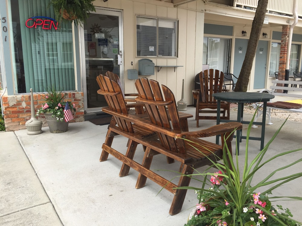 High Tide Motel - photo 29