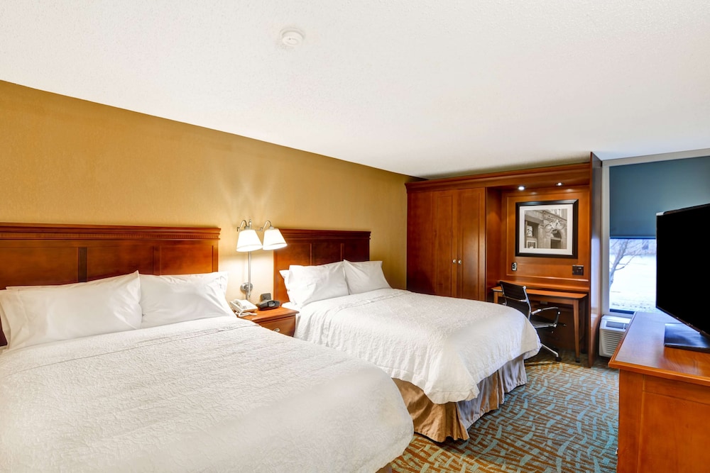 Hampton Inn Hendersonville - photo 11
