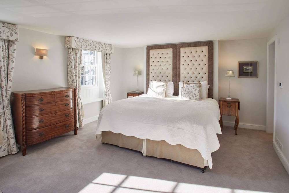Host & Stay Tithe Cottage — 4-Star Luxury Hotel in Harrogate, United Kingdom
