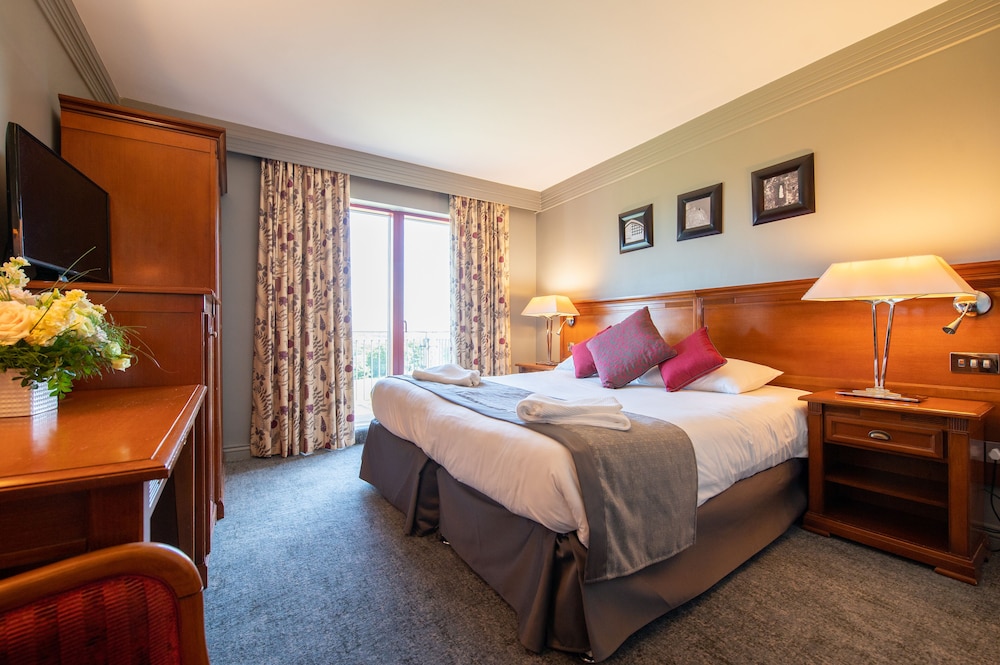 Bryn Meadows Golf Hotel & Spa — hotel in Blackwood