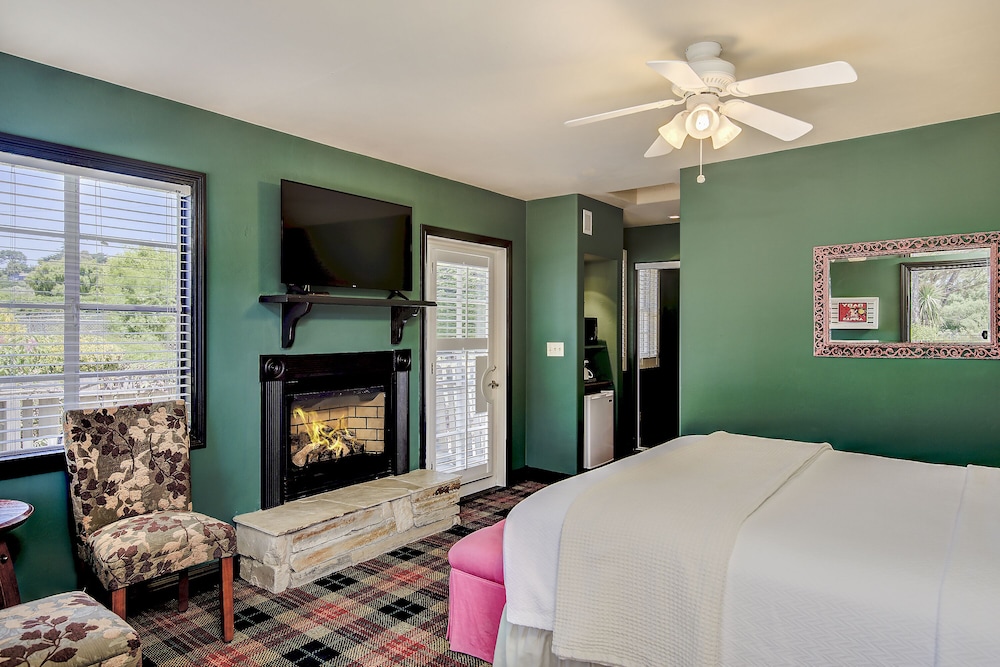 Carmel River Inn & Cottages - photo 29