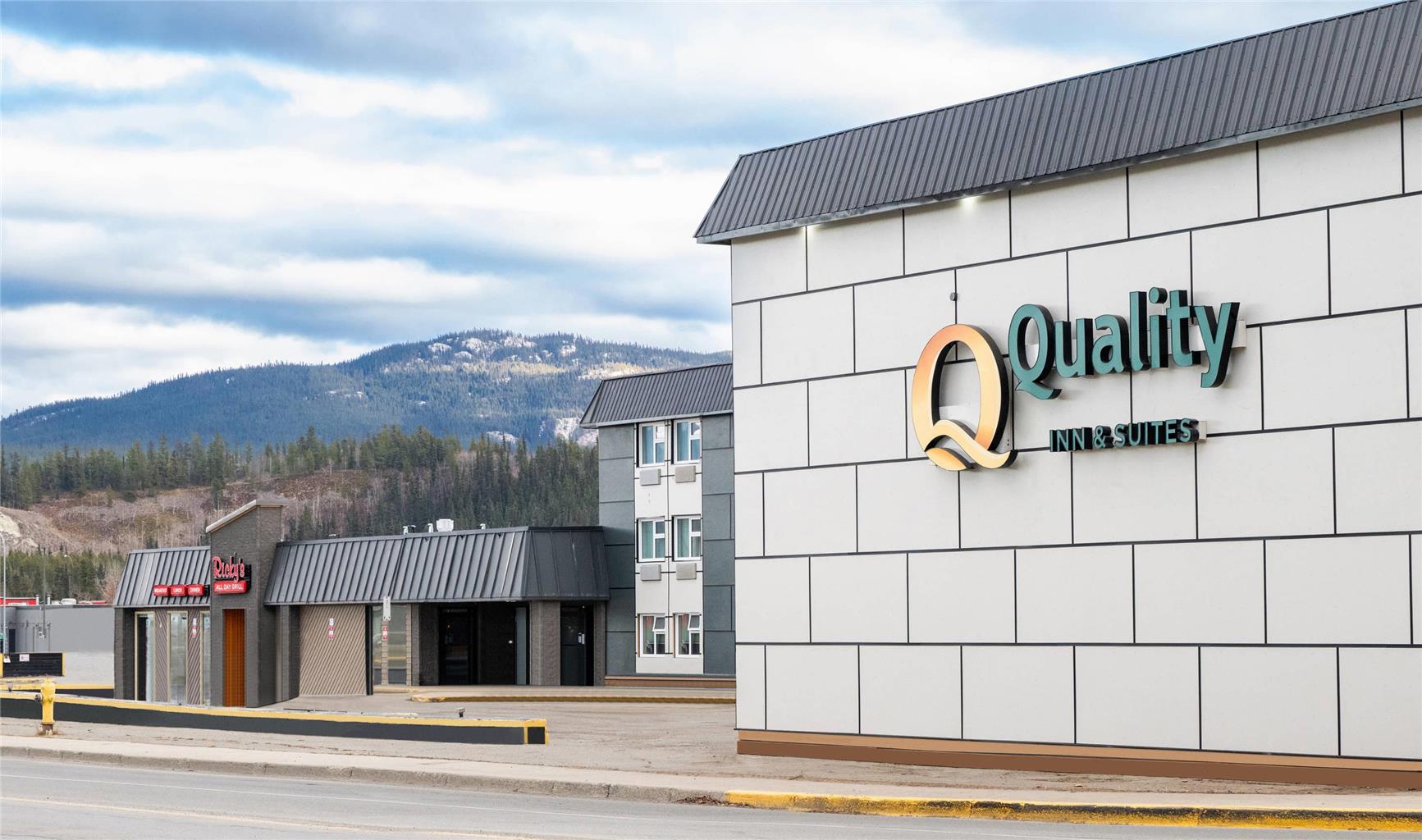 Quality Inn & Suites - carbon neutral hotel in Whitehorse
