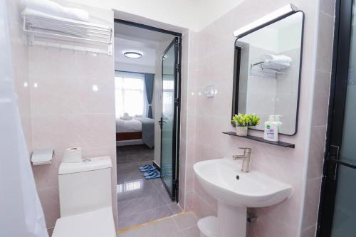Modern 1BR and SQ Homey Comfort