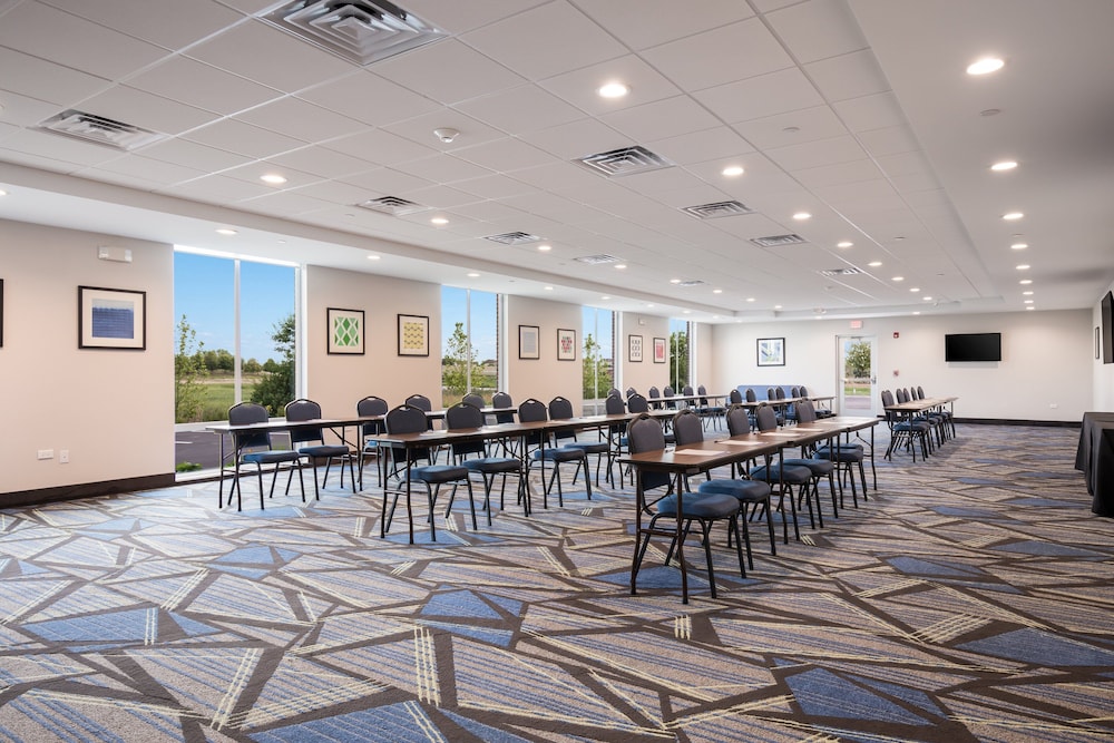 Holiday Inn Express & Suites Chicago Hoffman Estates by IHG - photo 30