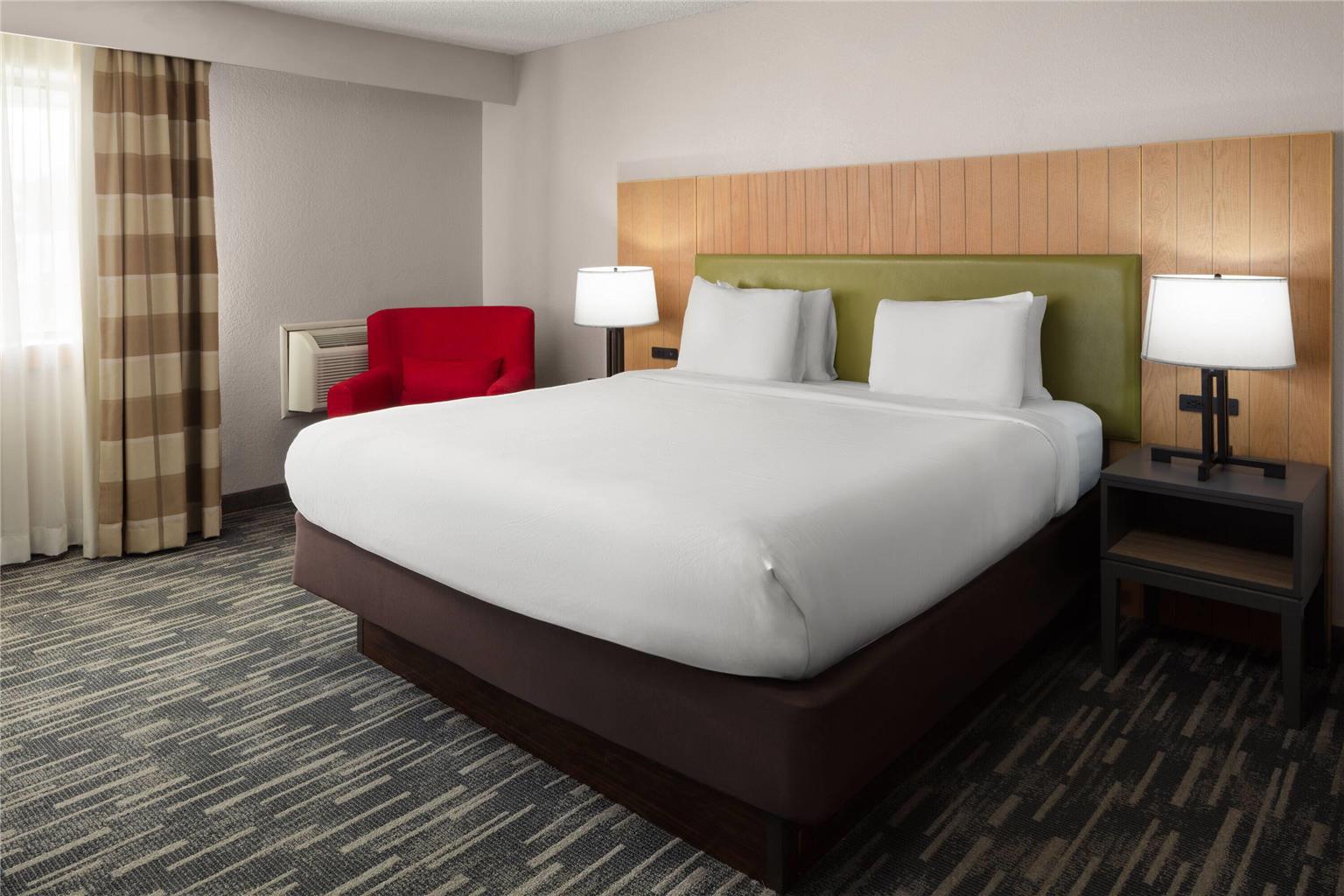 Wingate by Wyndham Lincoln Airport East I 80 - photo 14