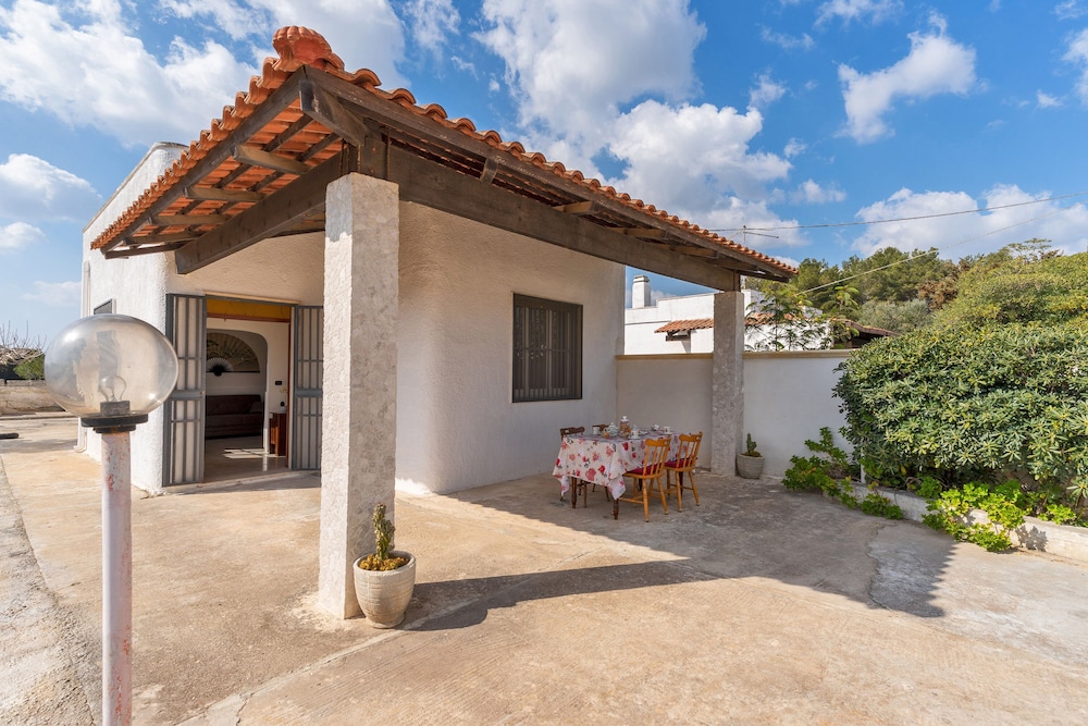 Villetta Belice by BarbarHouse in Porto Cesareo, Italy