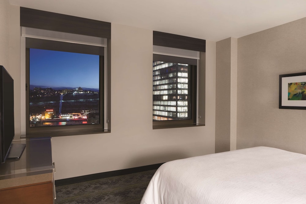 Embassy Suites By Hilton Pittsburgh Downtown - photo 24