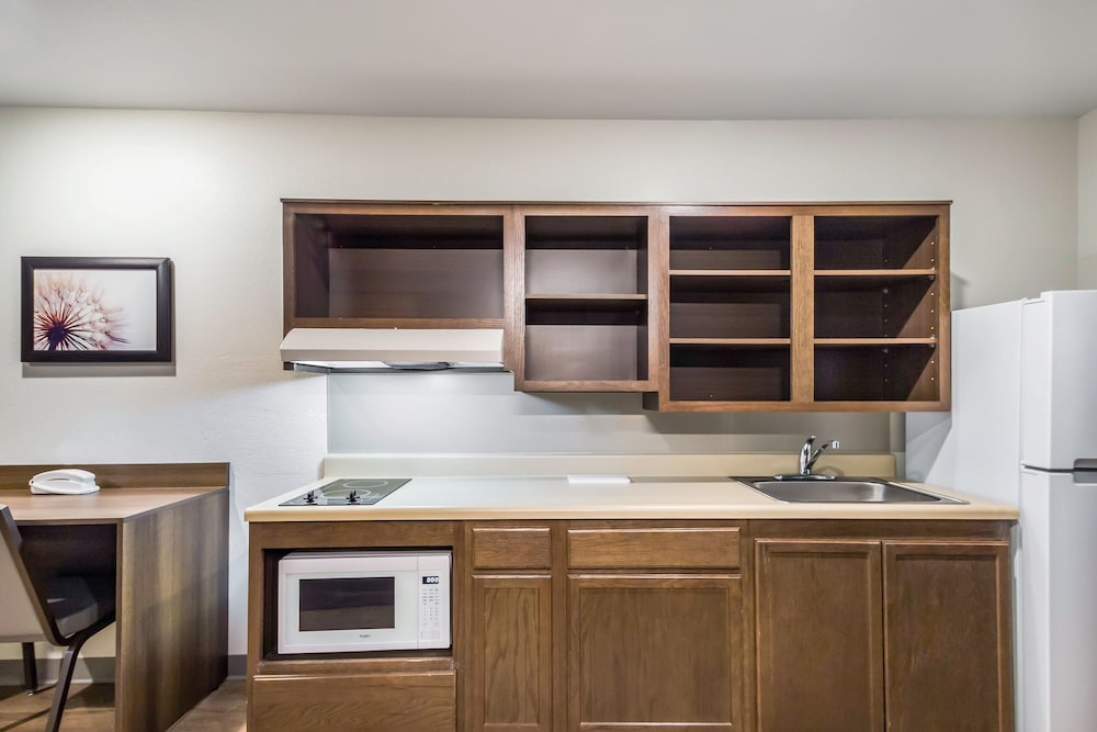 Candlewood Suites Pecos by IHG - photo 17