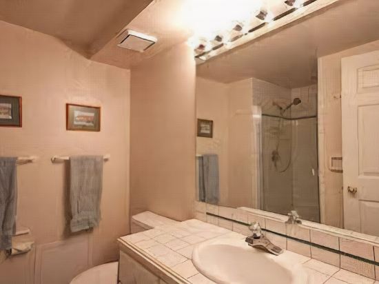 Spike's Place - photo 9