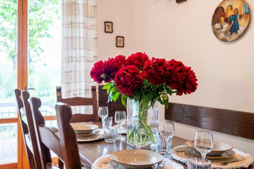 Luxury in the Tuscan Mountains Rustic Villa with Wifi And Park — 4-Star Luxury Hotel in Marliana, Italy