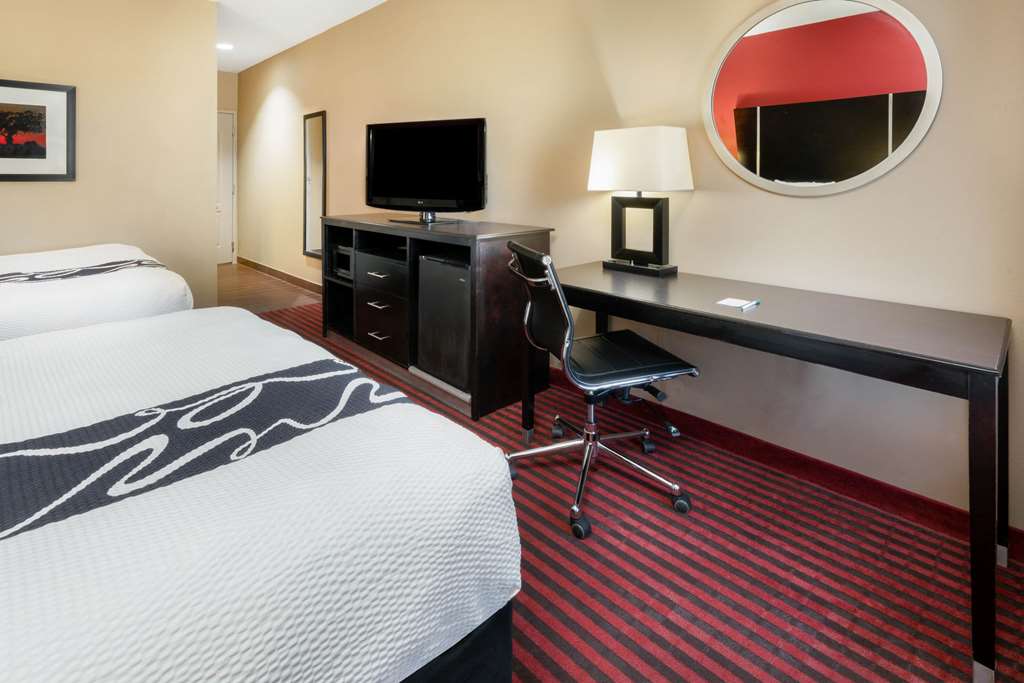 La Quinta Inn & Suites by Wyndham Boutte - photo 11