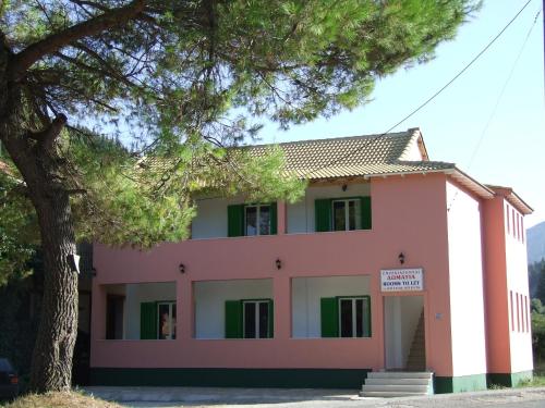 Chalikias Rooms - carbon neutral hotel in Lefkada