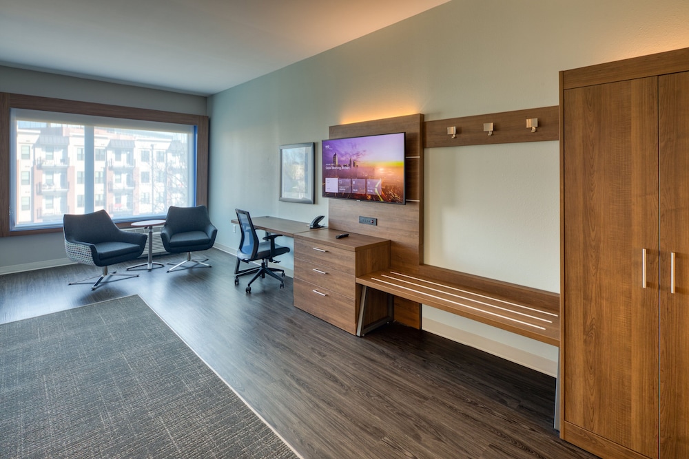 Holiday Inn Express & Suites Charlotte South End by IHG - photo 32