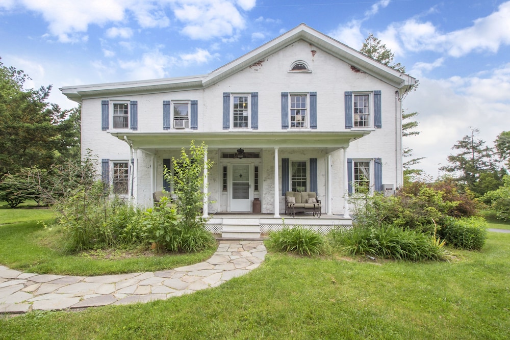 The Homestead — hotel in Saugerties