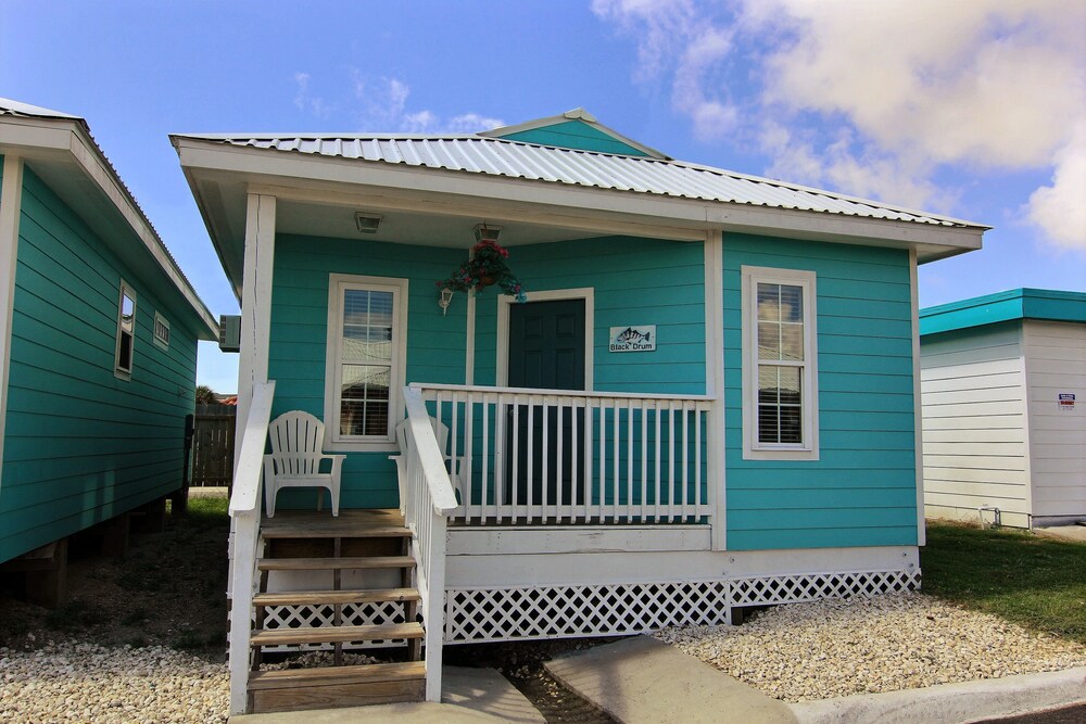 Shark Reef Resort Motel & Cottages - photo 5