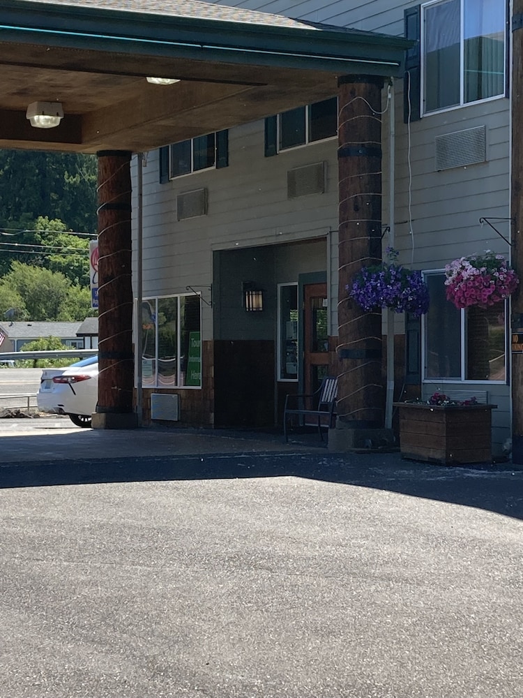 Clatskanie River Inn - photo 26