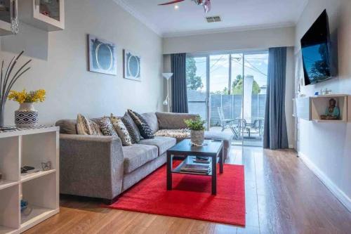 Irene's Seaside Villa — 4-Star Luxury Hotel in Somerton Park, Australia