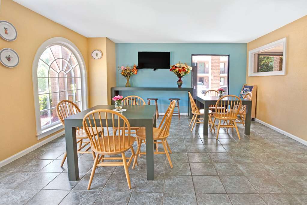 Super 8 by Wyndham Acworth Atlanta Area - photo 14