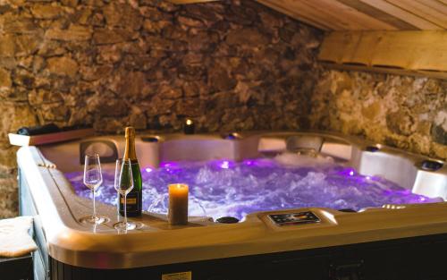 La Ferme de Beauregard SPA LANARCE 07660 jacuzzi et sauna - carbon neutral hotel in Unknown City