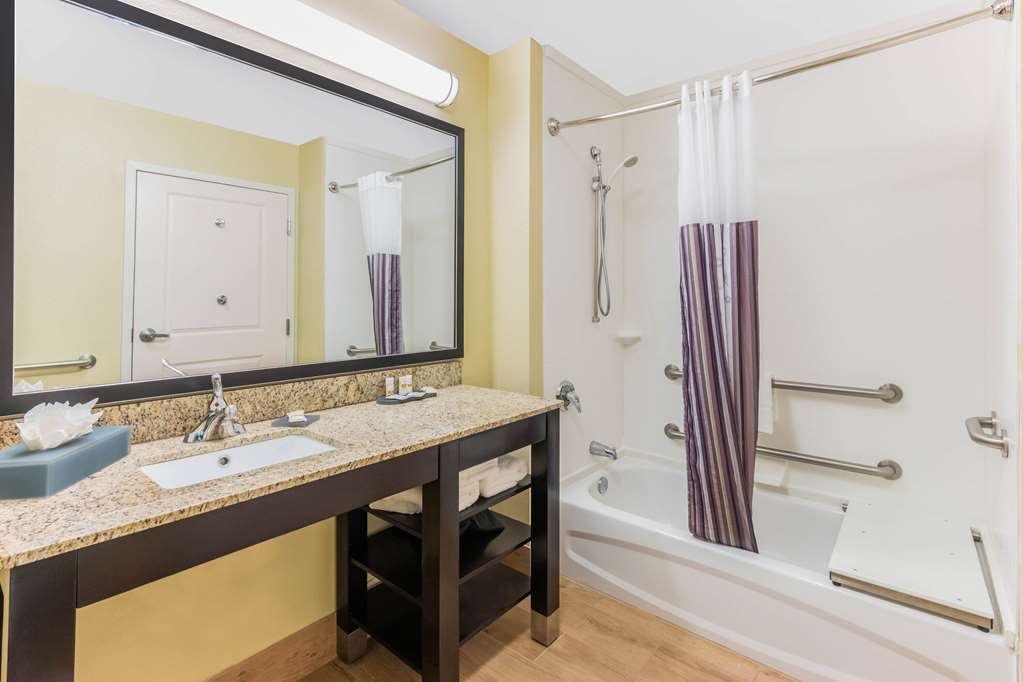 La Quinta Inn & Suites by Wyndham Carlsbad - photo 31