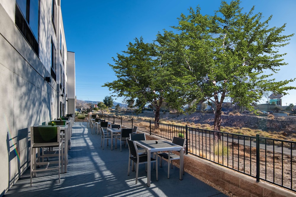 Hampton Inn & Suites Las Vegas Henderson - photo 41