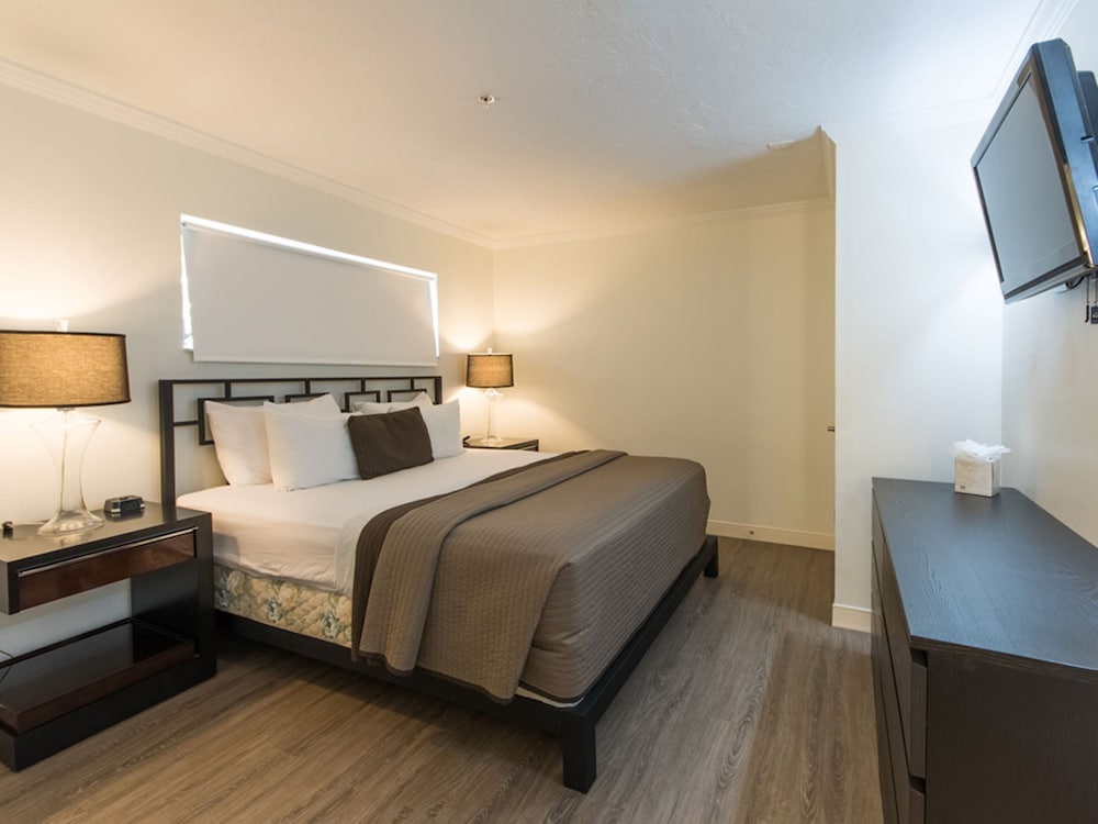 Hibiscus Suites Gateway to Siesta Key - photo 5