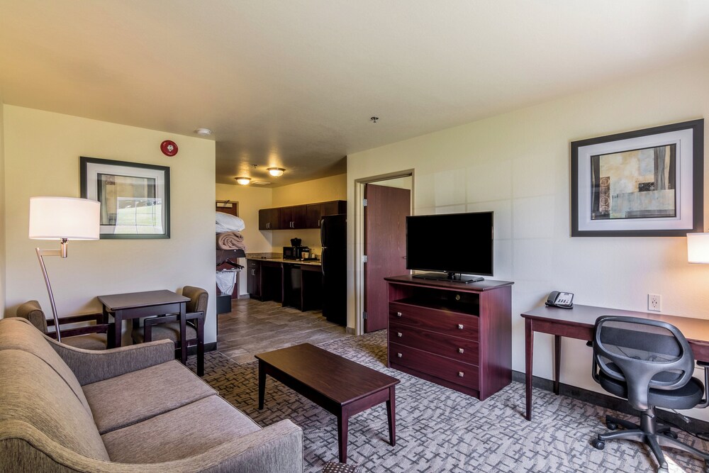 Cobblestone Inn & Suites Barron - photo 21