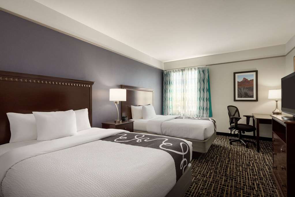 La Quinta Inn & Suites by Wyndham Dumas - photo 15