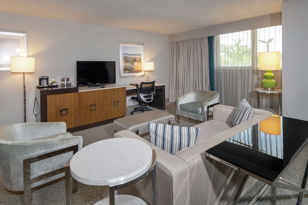 DoubleTree by Hilton Hotel Jacksonville Airport - photo 19