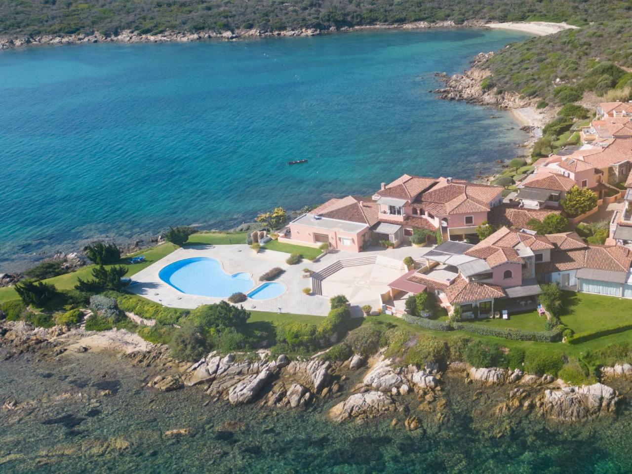 Apartment Oleandro by Interhome — 4-Star Luxury Hotel in Golfo Aranci, Italy
