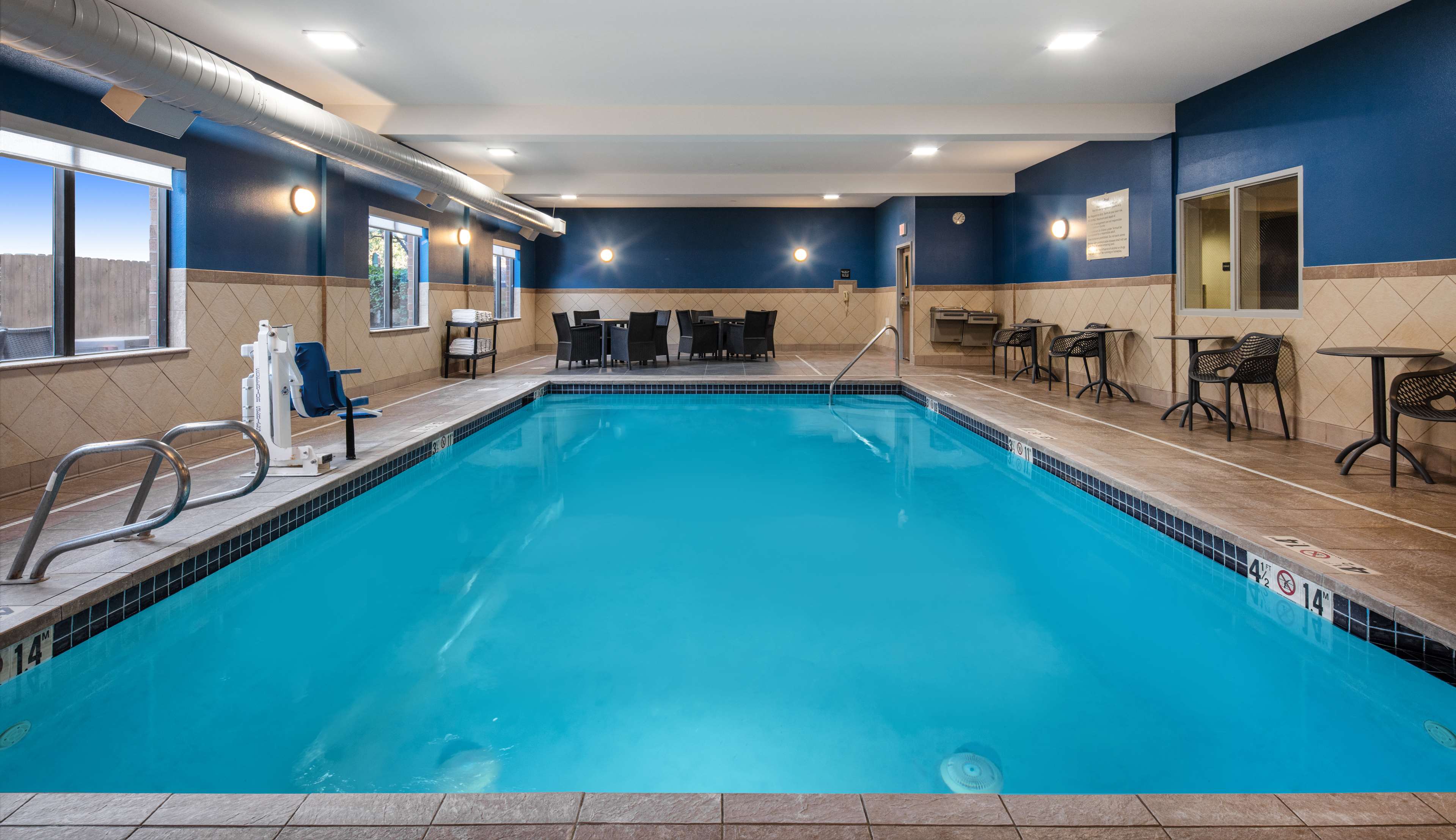 Hampton Inn Medford - photo 8