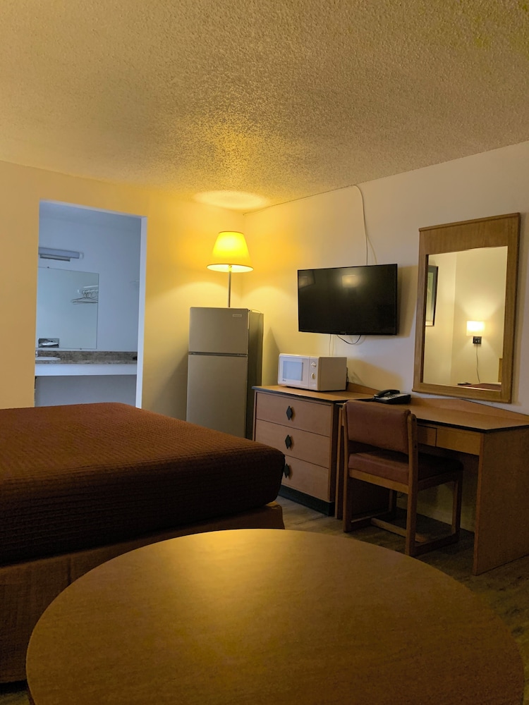 Motel 8 Willcox - photo 11