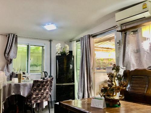 Silver Room Guest House Very Close Bangkok Hospital