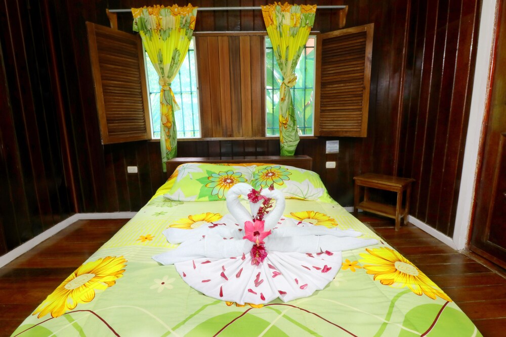 Valverde Glamping & Ecolodge — hotel in Limon