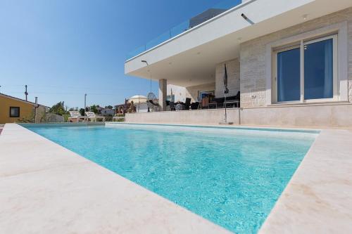Villa Carimelli — 4-Star Luxury Hotel in Kastelir, Croatia