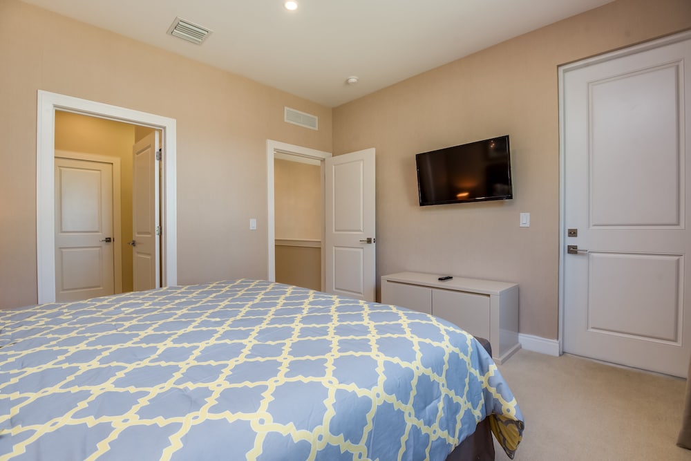 Magic Village Resort 4 Bdrm Townhome - photo 11