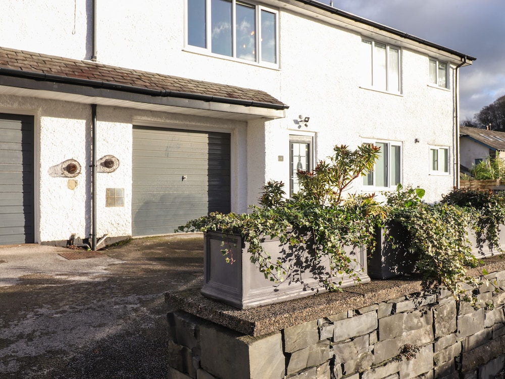 Tipsy Bee in Windermere, United Kingdom