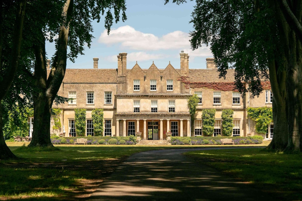 Lucknam Park Emblems Collection - carbon neutral hotel in Chippenham