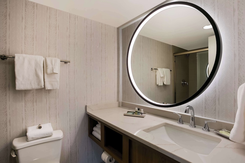 Best Western Premier The Central Hotel & Conference Center - photo 28