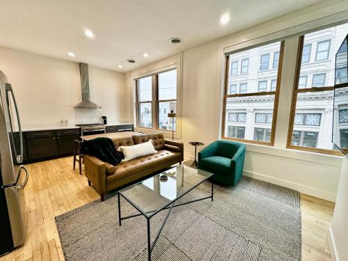 Condo B Gallery Suite Downtown Marion — 4-Star Luxury Hotel in Warren, United States